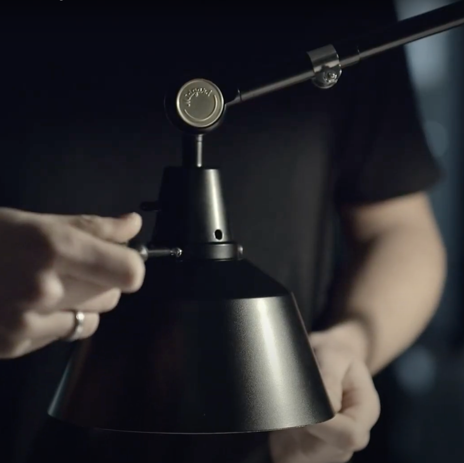 Midgard - The First Articulating Lamp