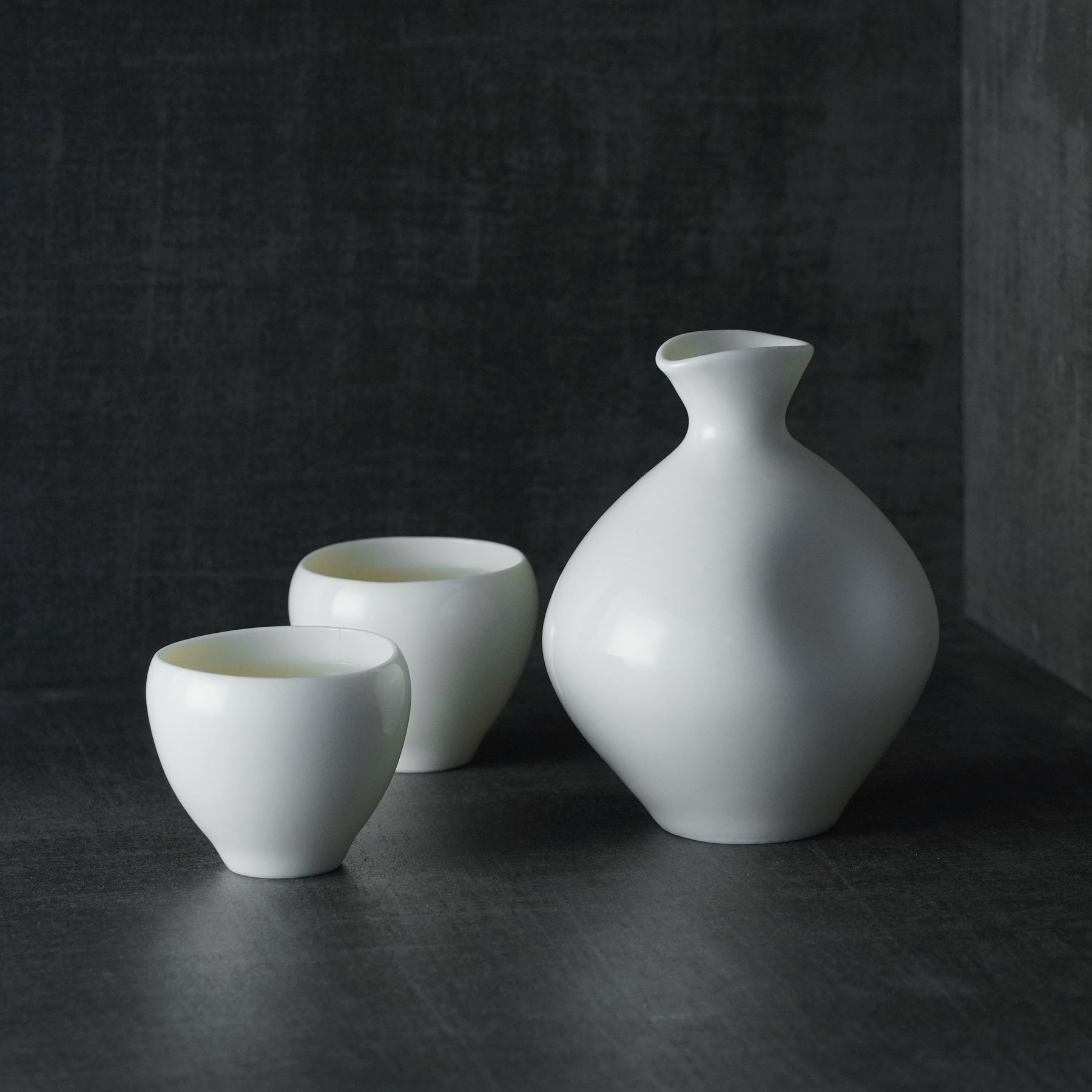 Sousou Sake Bottle w/2 cups