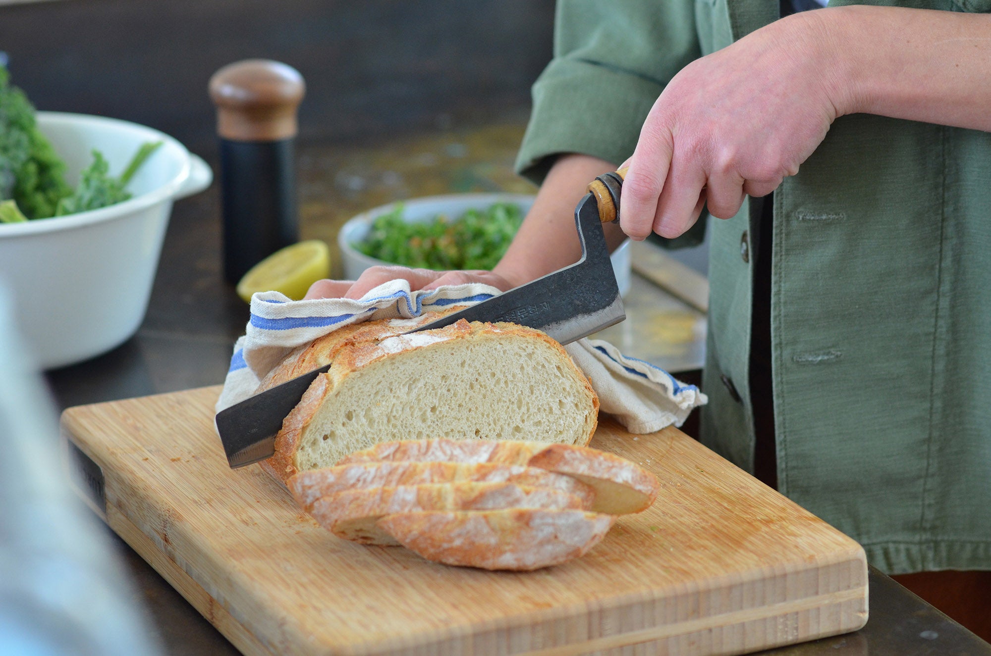 Master Shin's Anvil Traditional korean Blackmith techniques