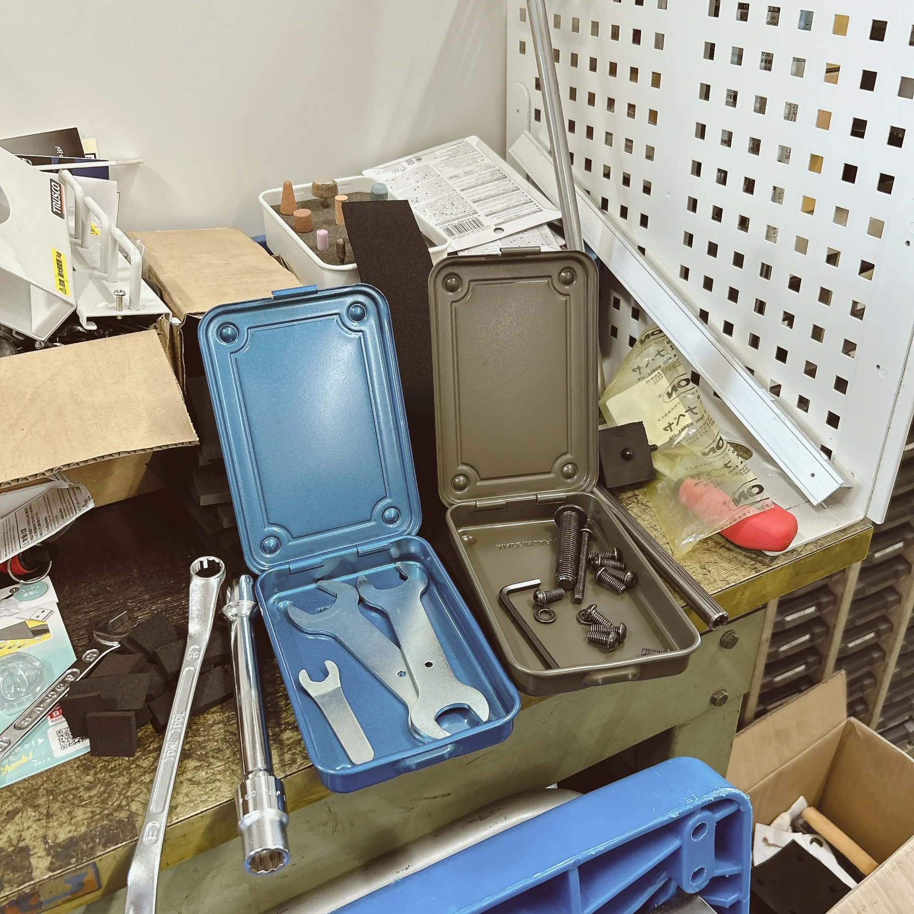 Toyo, Steel Stackable Storage Box T-152, Blue, Toolbox,