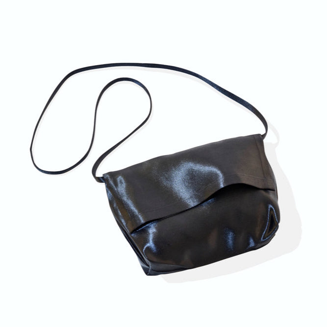 Mate-Mono, a Japanese brand known for its beautifully crafted, eco-friendly products, blending traditional techniques with contemporary design to create sustainable and functional accessories for everyday use.