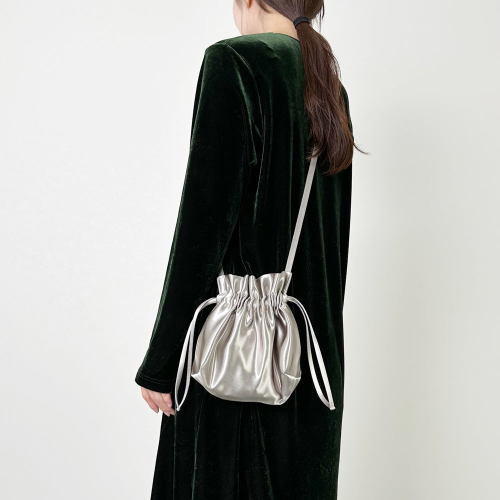 Mate-Mono, a Japanese brand known for its beautifully crafted, eco-friendly products, blending traditional techniques with contemporary design to create sustainable and functional accessories for everyday use.