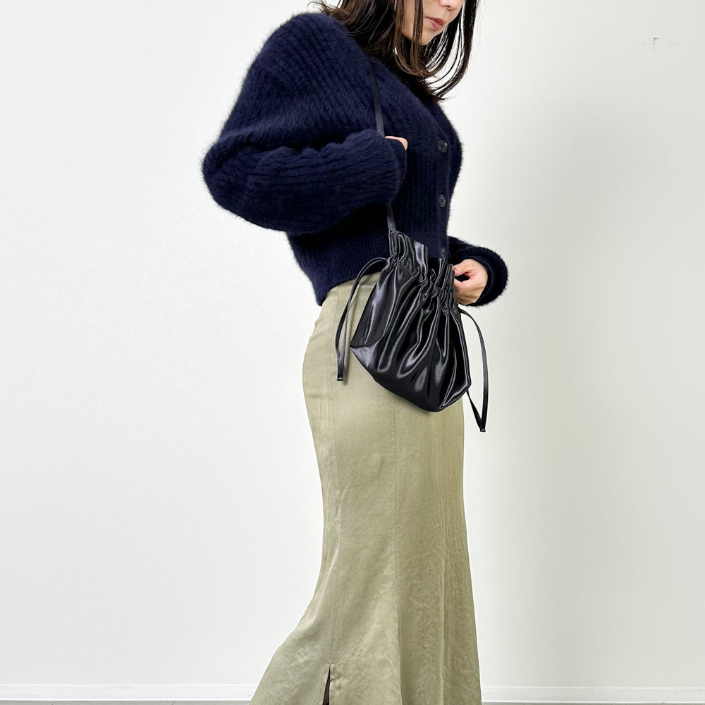 Mate-Mono, a Japanese brand known for its beautifully crafted, eco-friendly products, blending traditional techniques with contemporary design to create sustainable and functional accessories for everyday use.