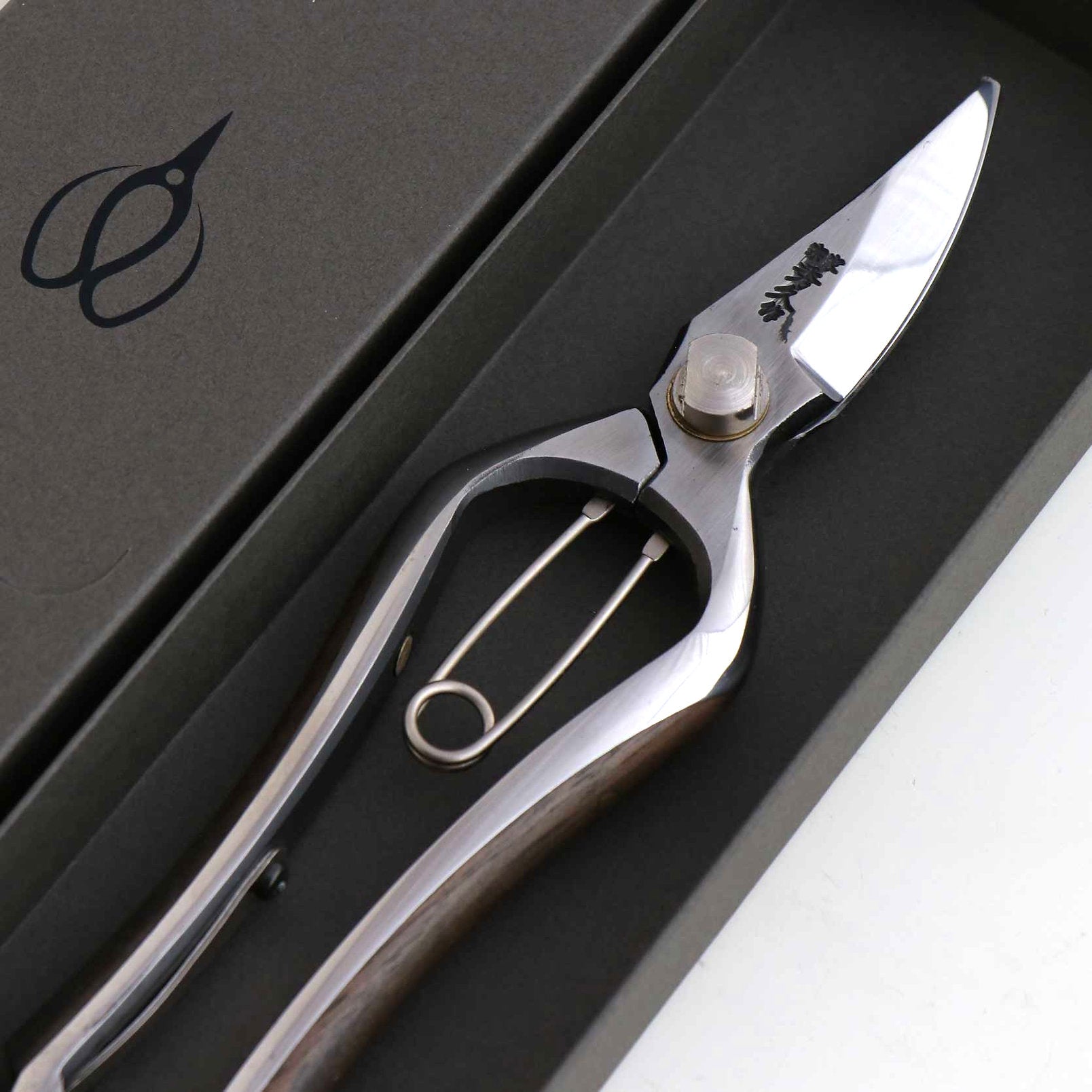 T102 Pruning Shears, Multi-Purpose - Walnut Wood Grip