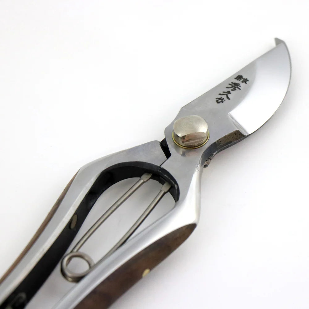T101 Pruning Shears, Symmetrical - Walnut Wood Grip