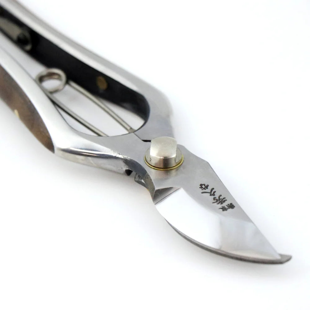 T101 Pruning Shears, Symmetrical - Walnut Wood Grip