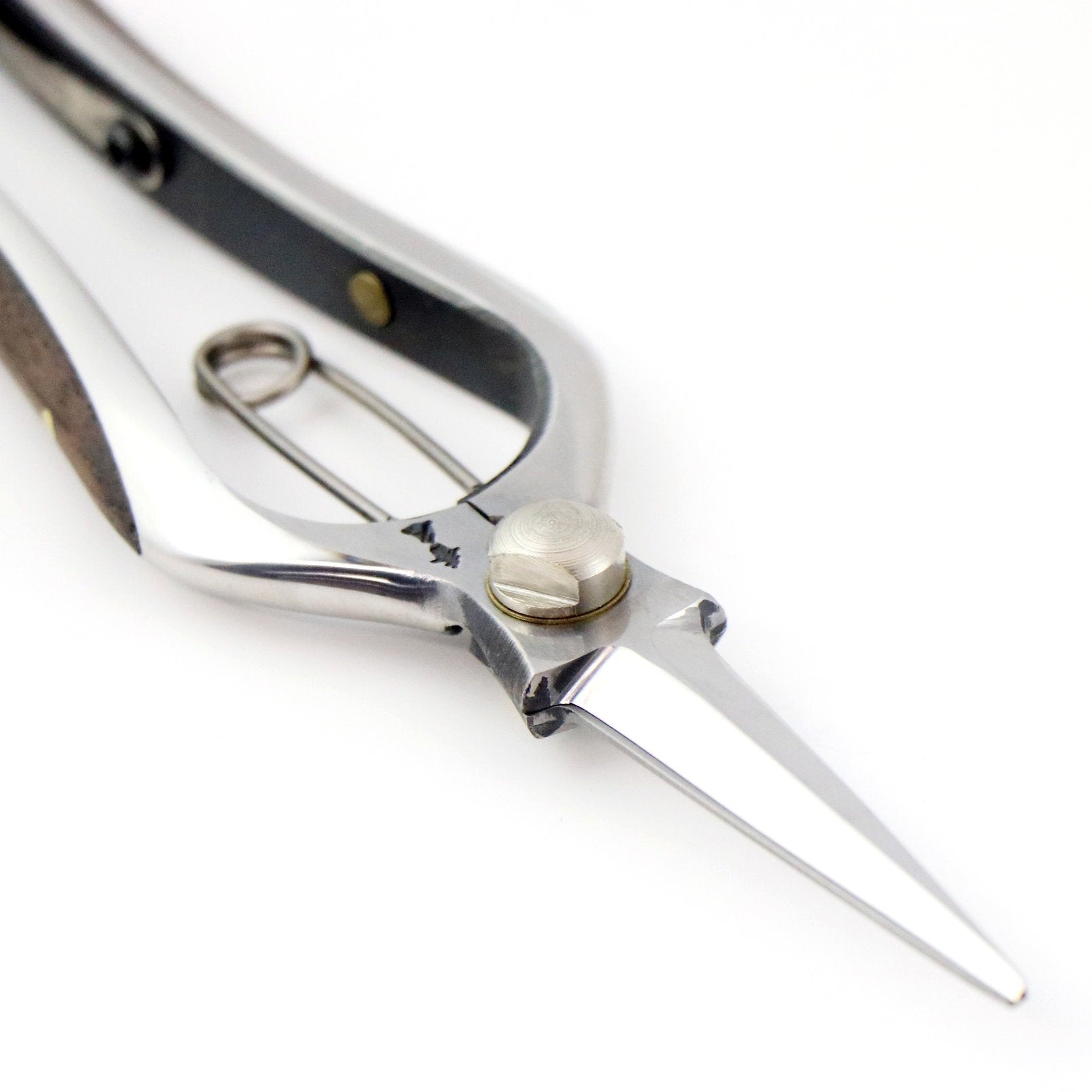 T103 Home & Garden Snips, Symmetrical - Walnut Wood Grip