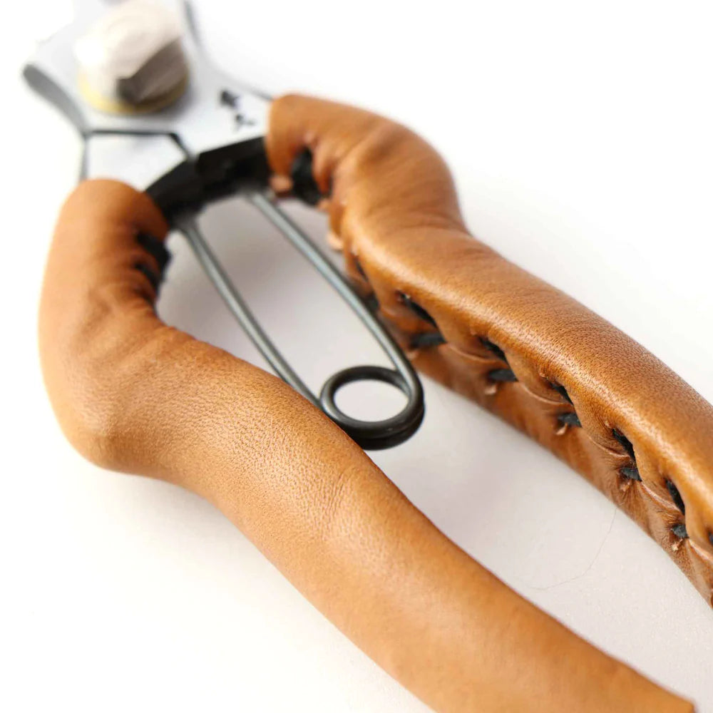 T27-C Pruning Snips, Asymmetrical - Camel Leather Grip