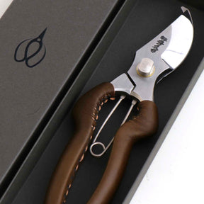 T13-O Pruning Shears, Asymmetrical - Olive Leather Grip