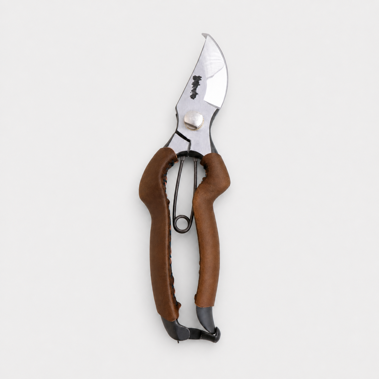 T13-O Pruning Shears, Asymmetrical - Olive Leather Grip