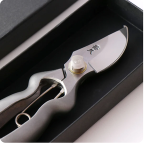 T513 Pruning Shears, Asymmetrical - Stainless Steel