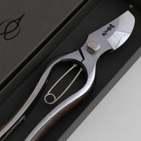 T101 Pruning Shears, Symmetrical - Walnut Wood Grip