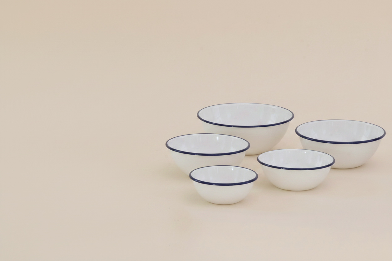Tsukiusagi-Jirushi Set of 5 Enamel Bowls, Navy rim | AMEICO Tsukiusagi-Jirushi Set of 5 Enamel Bowls, Navy rim | AMEICO
