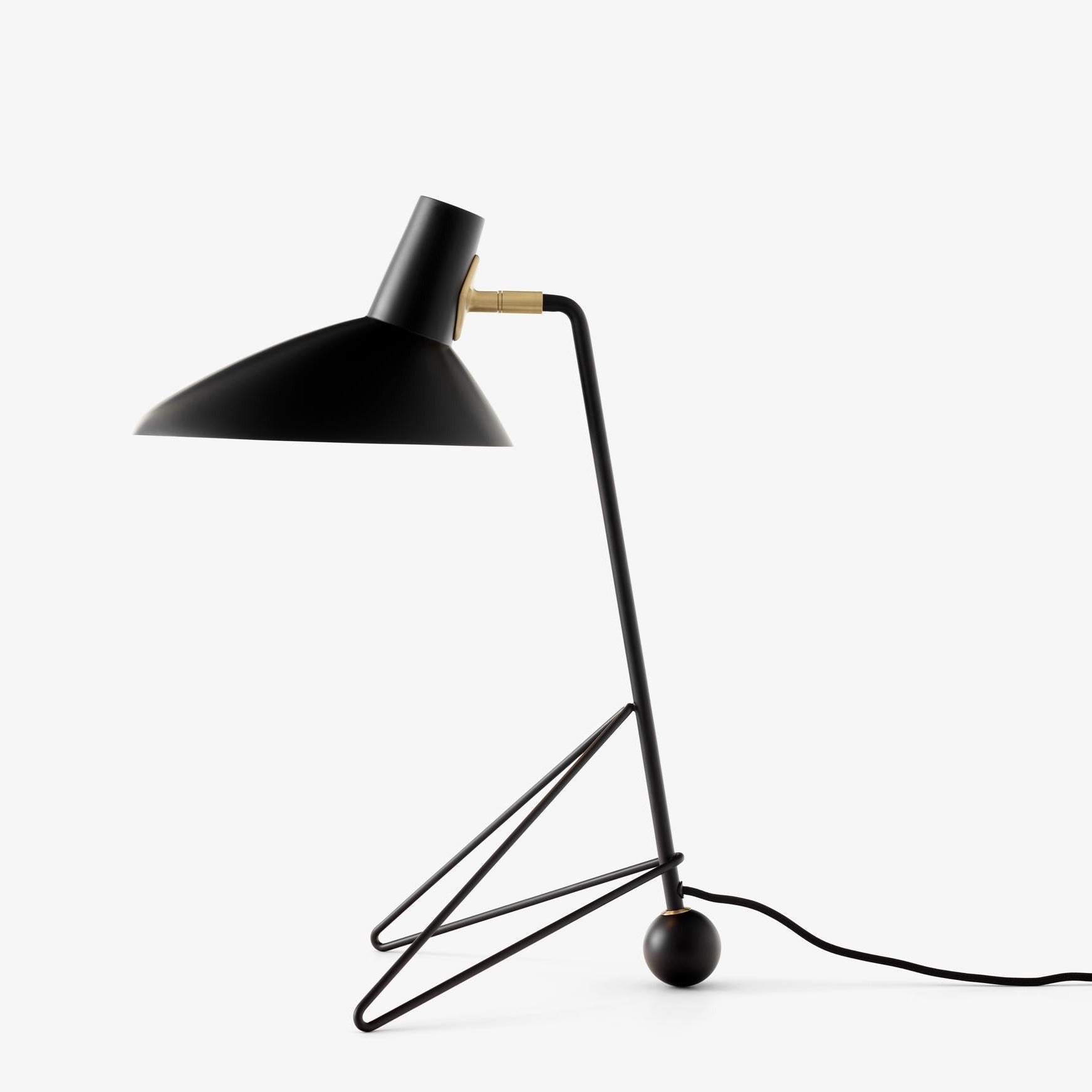 HM8 Tripod Table Lamp