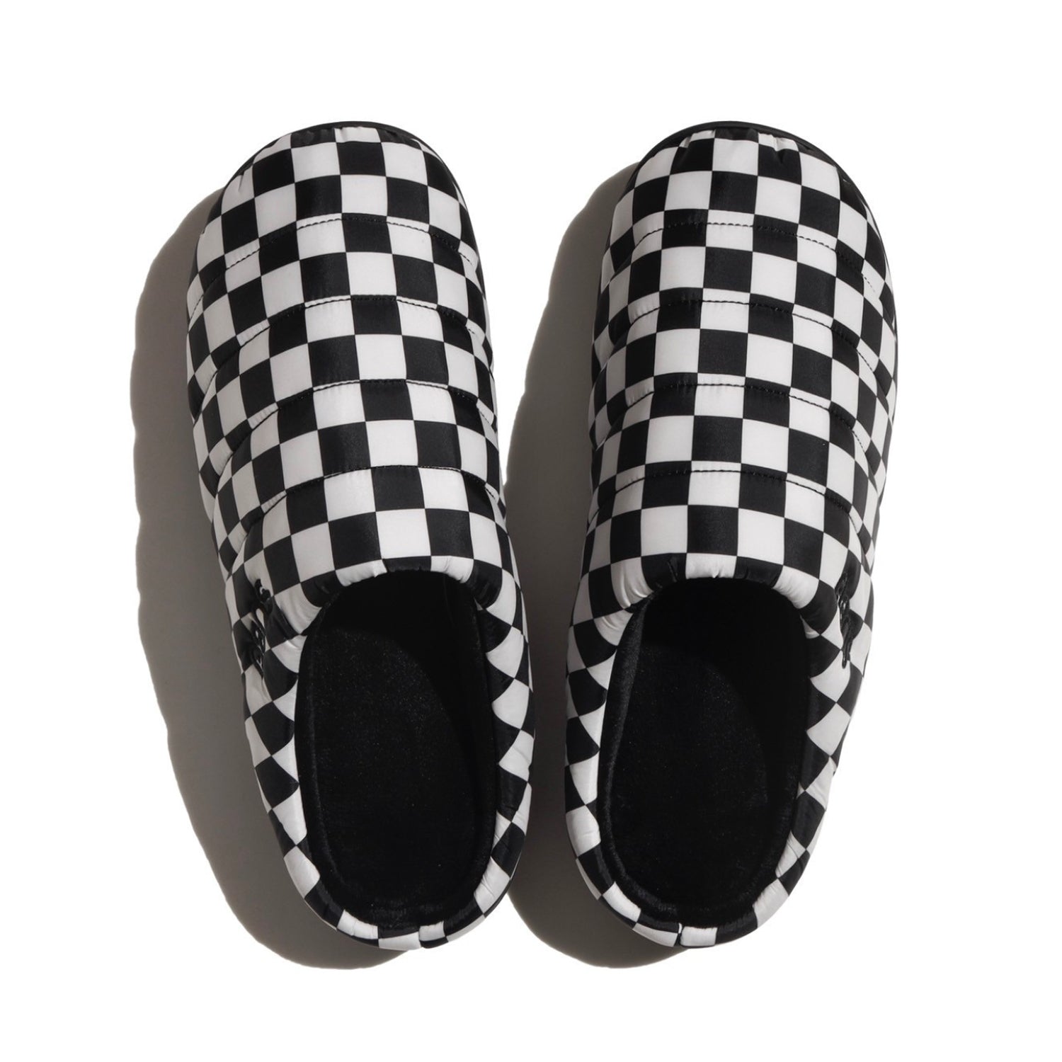 SUBU, a brand known for its stylish, insulated slip-on shoes, offering comfort and warmth with a sleek design, perfect for indoor and outdoor use during colder months.