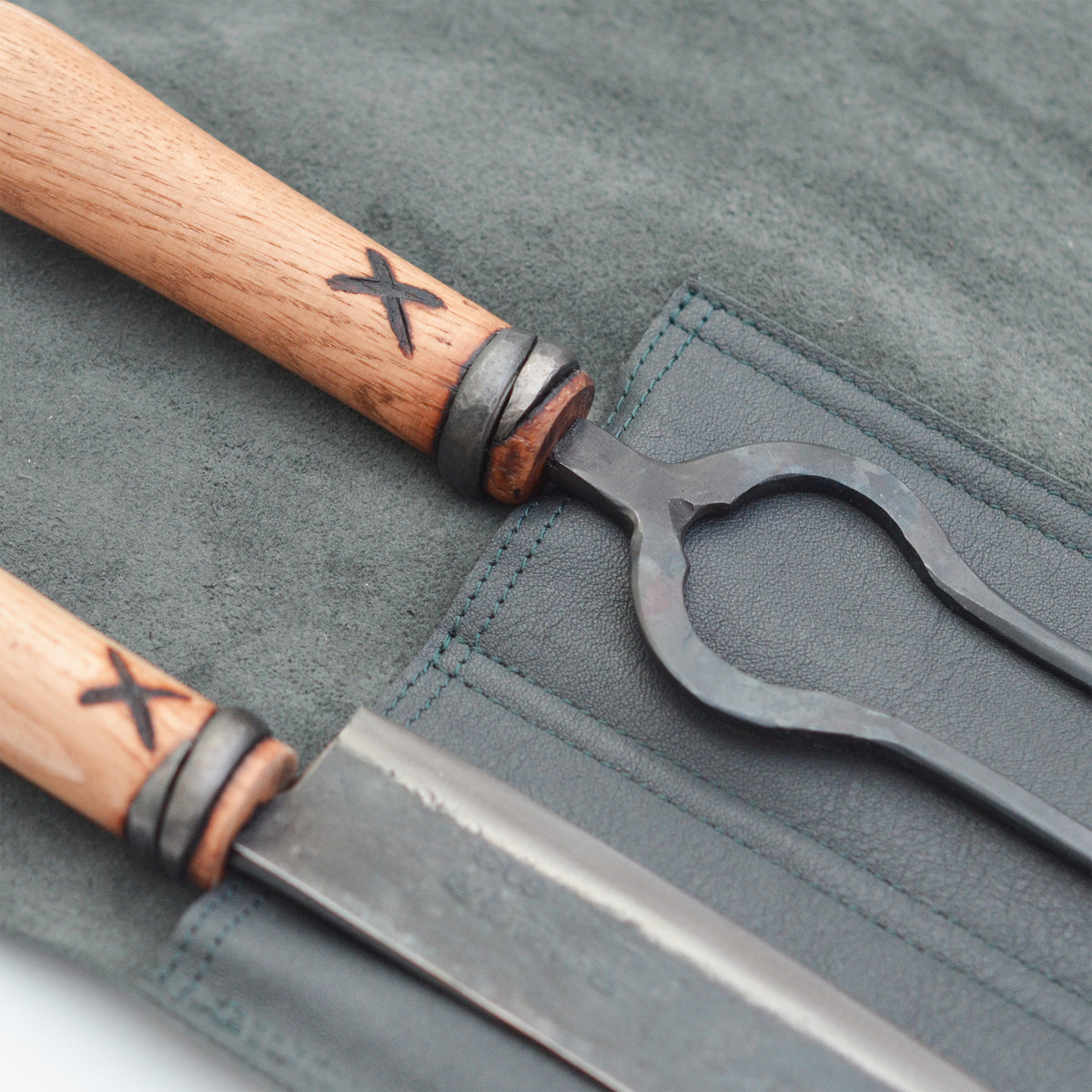 Master Shin's Anvil, Carving Set, Knives & Shears,