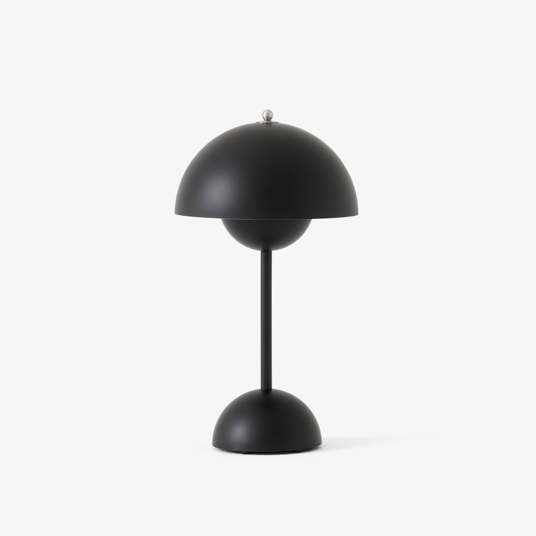 &tradition  Flowerpot Portable Table Lamp VP9